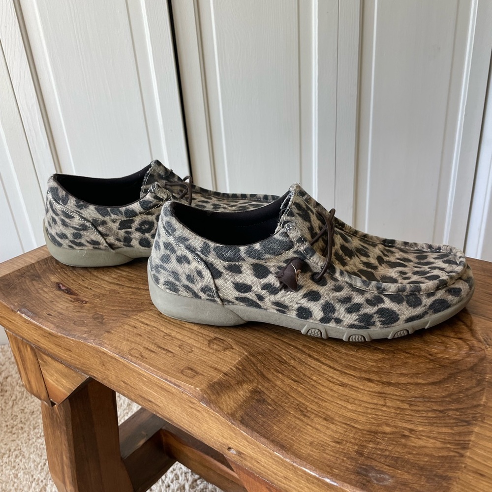 Adorable Roper Chukka - Picture 3 of 6